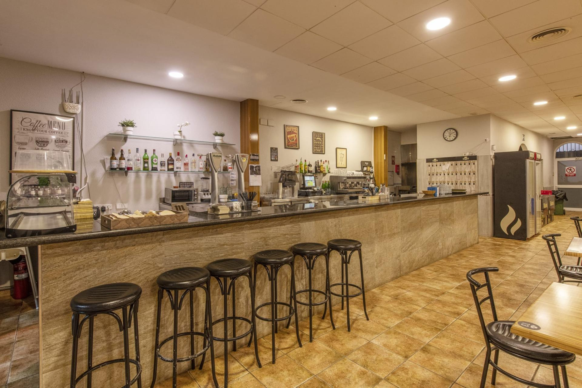 Traspaso de bar–restaurante en funcionamiento en el Polígono