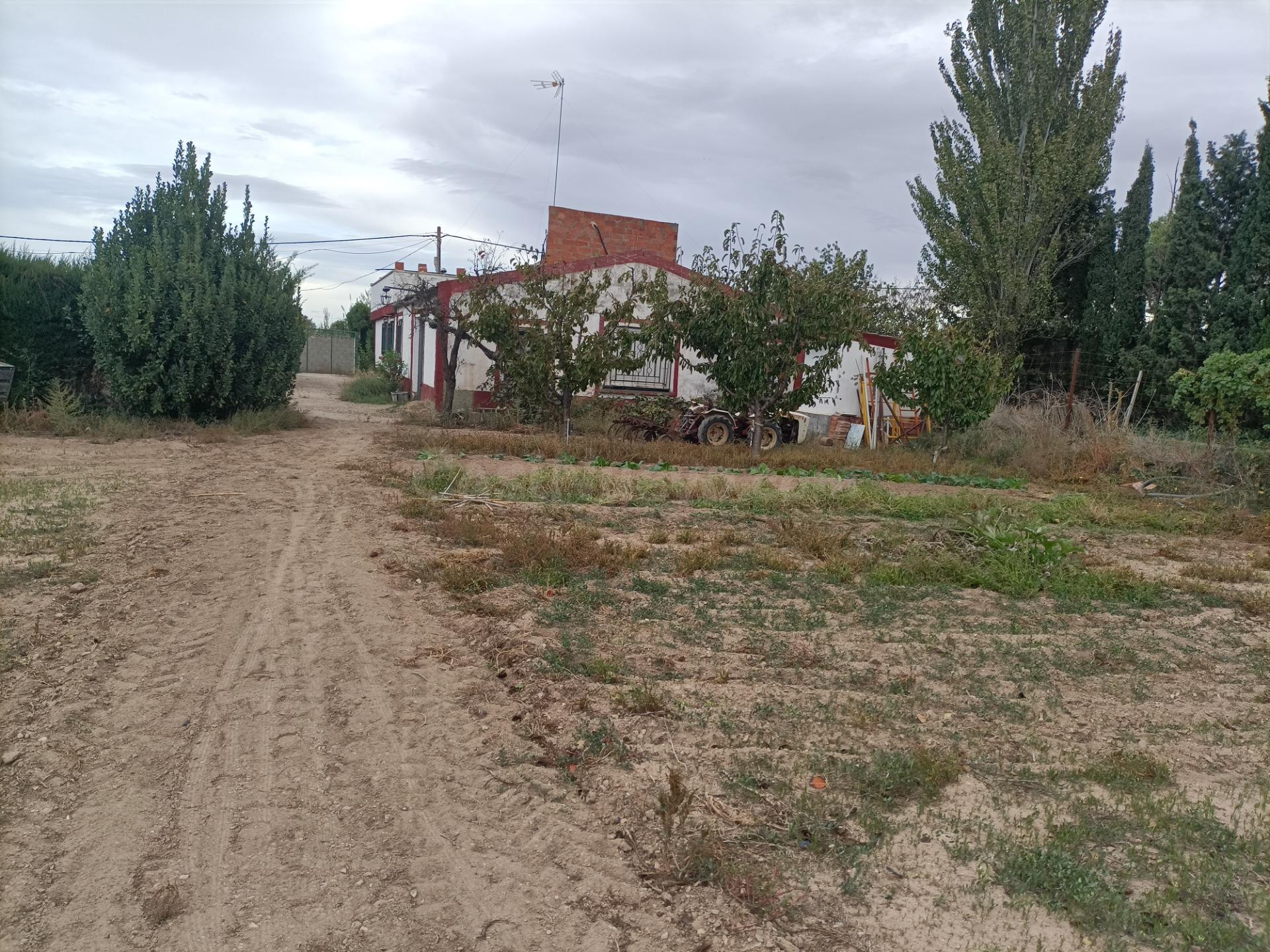 SE VENDE VIVIENDA CON TERRENO EN LA CHAMA BELCHITE - foto 2