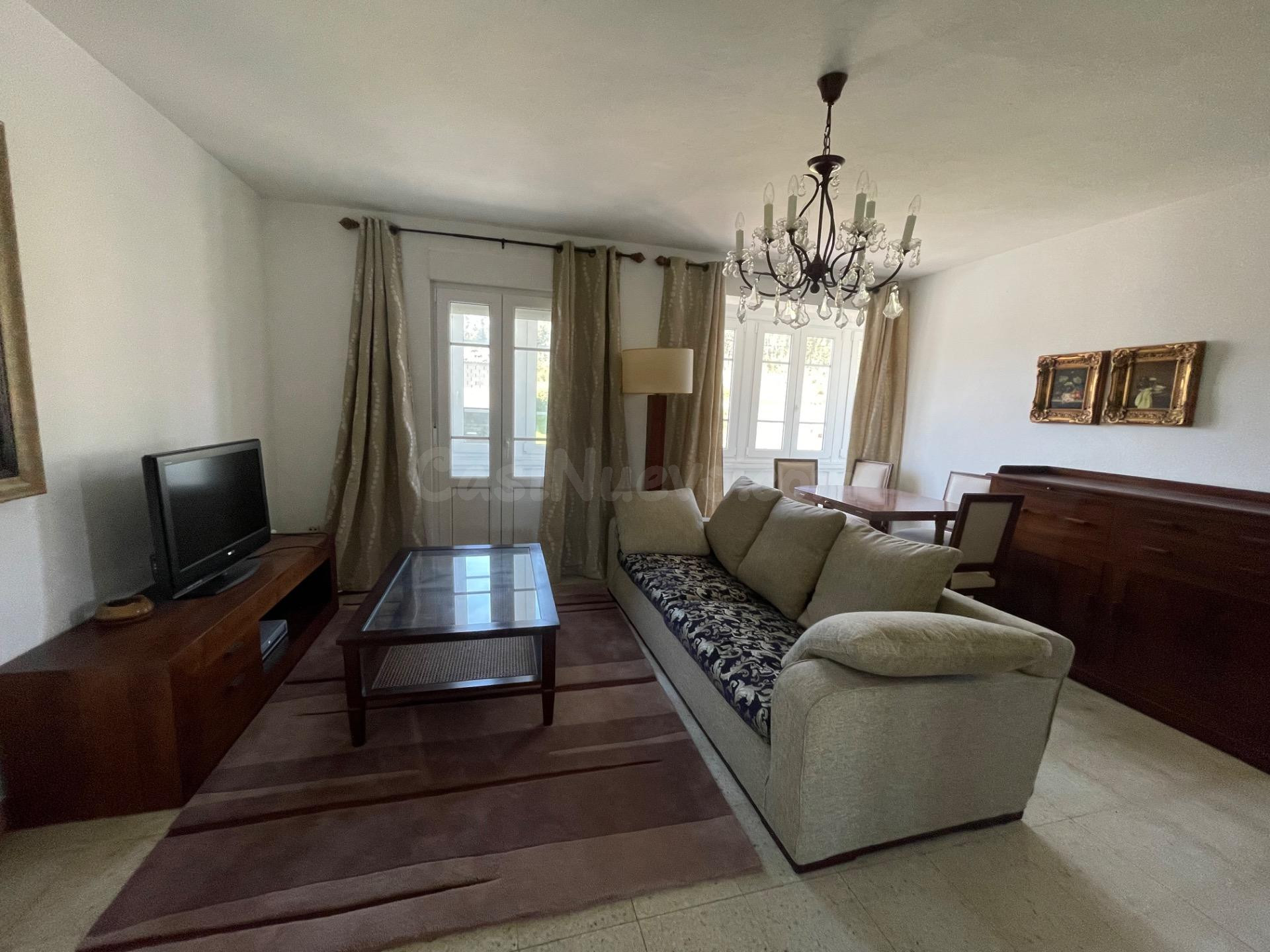 Edificio de apartamentos y finca urbana en playa de Esteiro - foto 4