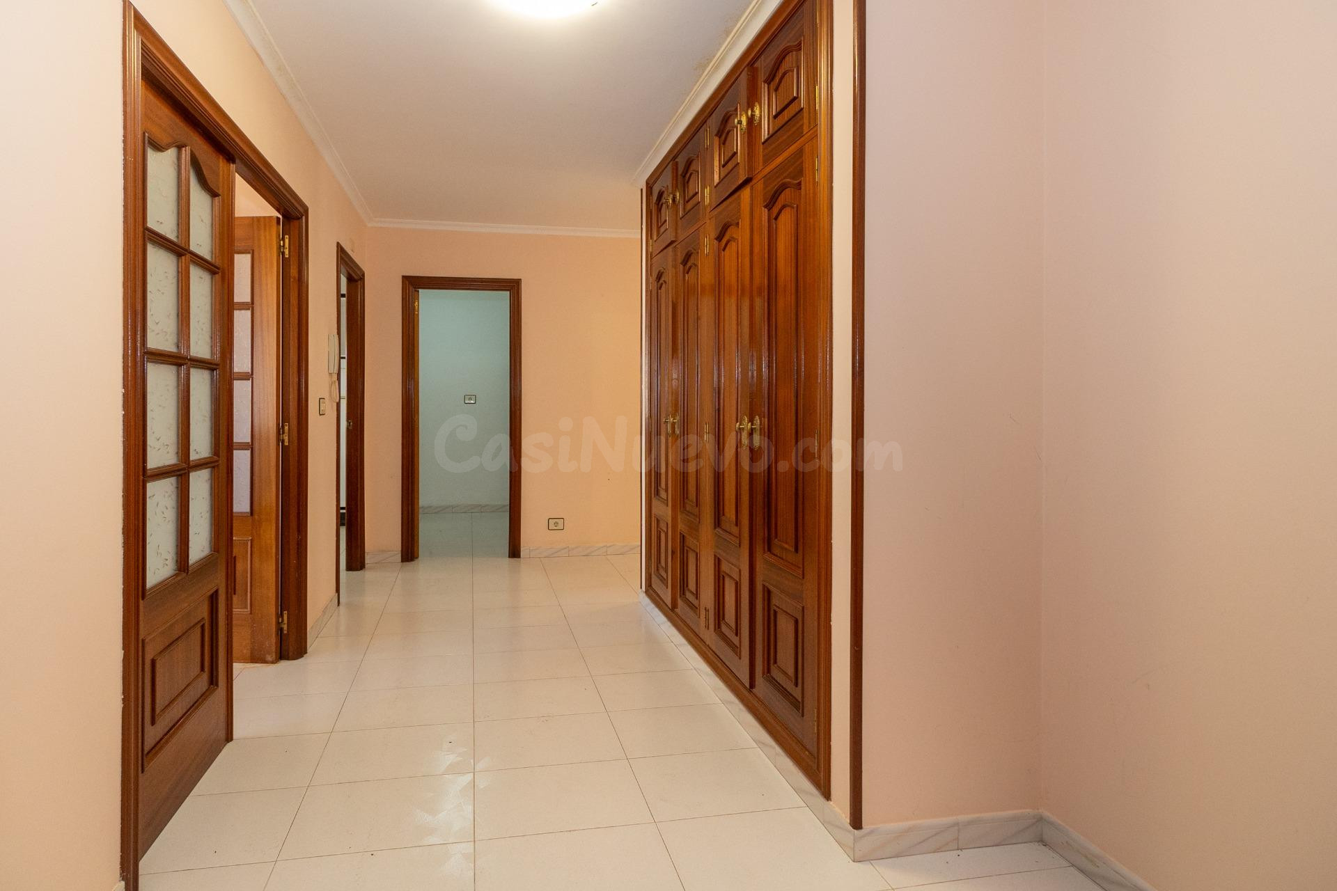 Exclusivo piso exterior de gran tamaño en la Marinha Lucense