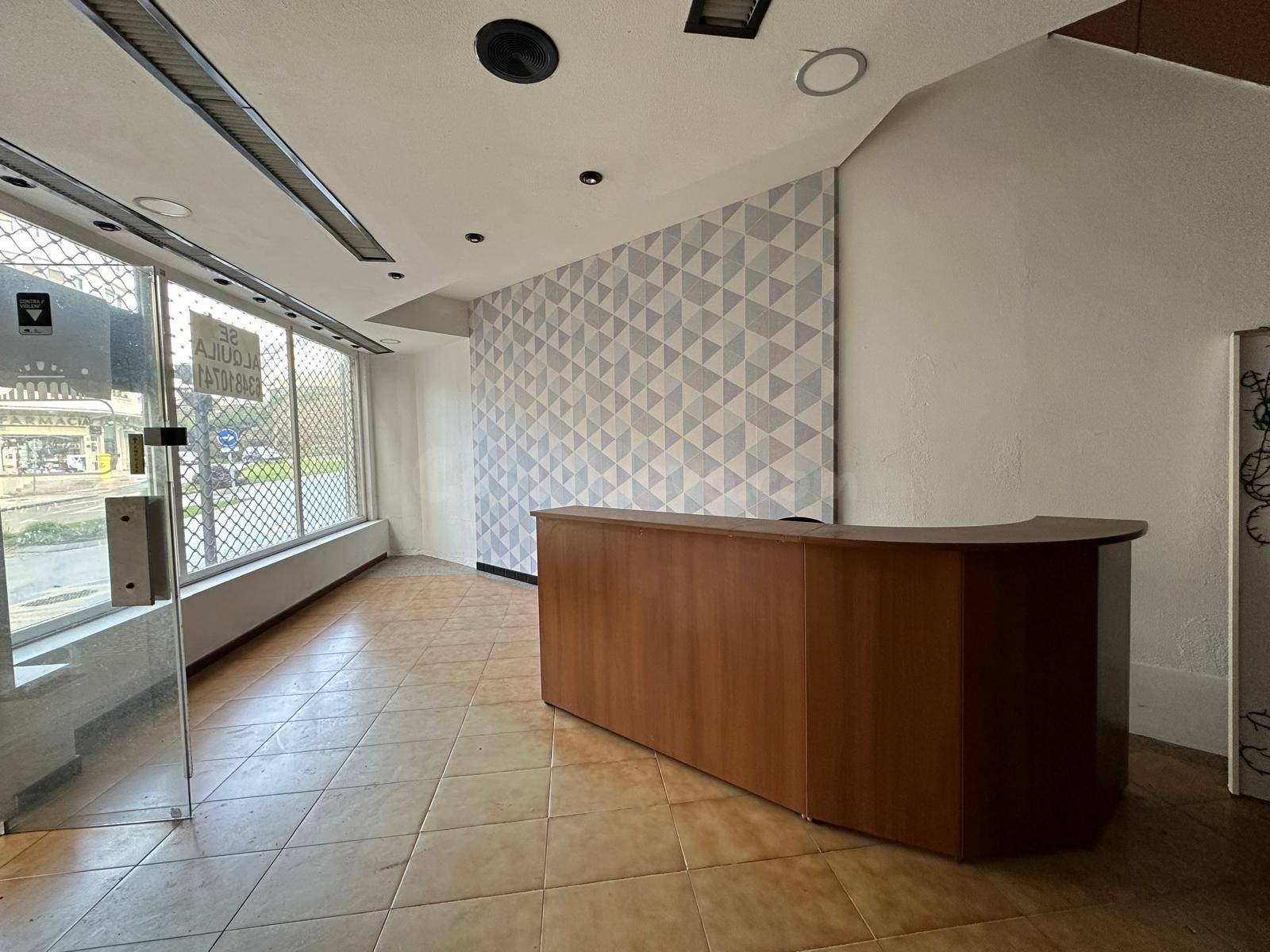 ¡Local en Venta en Rúa Cidade de Viveiro, Lugo! - foto 2