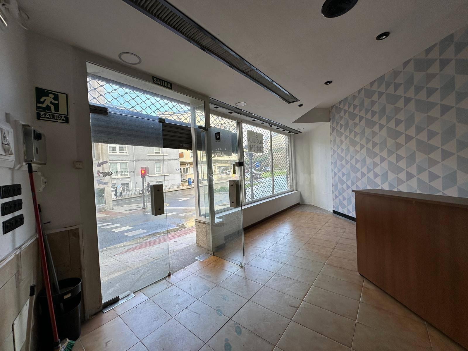 ¡Local en Venta en Rúa Cidade de Viveiro, Lugo! - foto 4