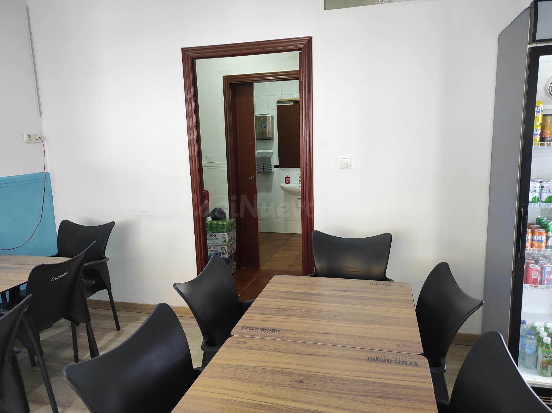 Local comercial junto a Torneo, con licencia de cocina, vela - foto 4