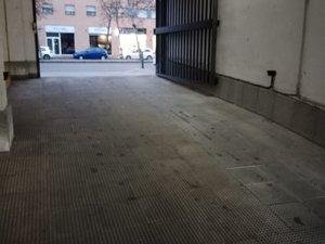 Zona Sur Bermejales, junto FREMAP. Excelente GARAJE se vende - foto 4