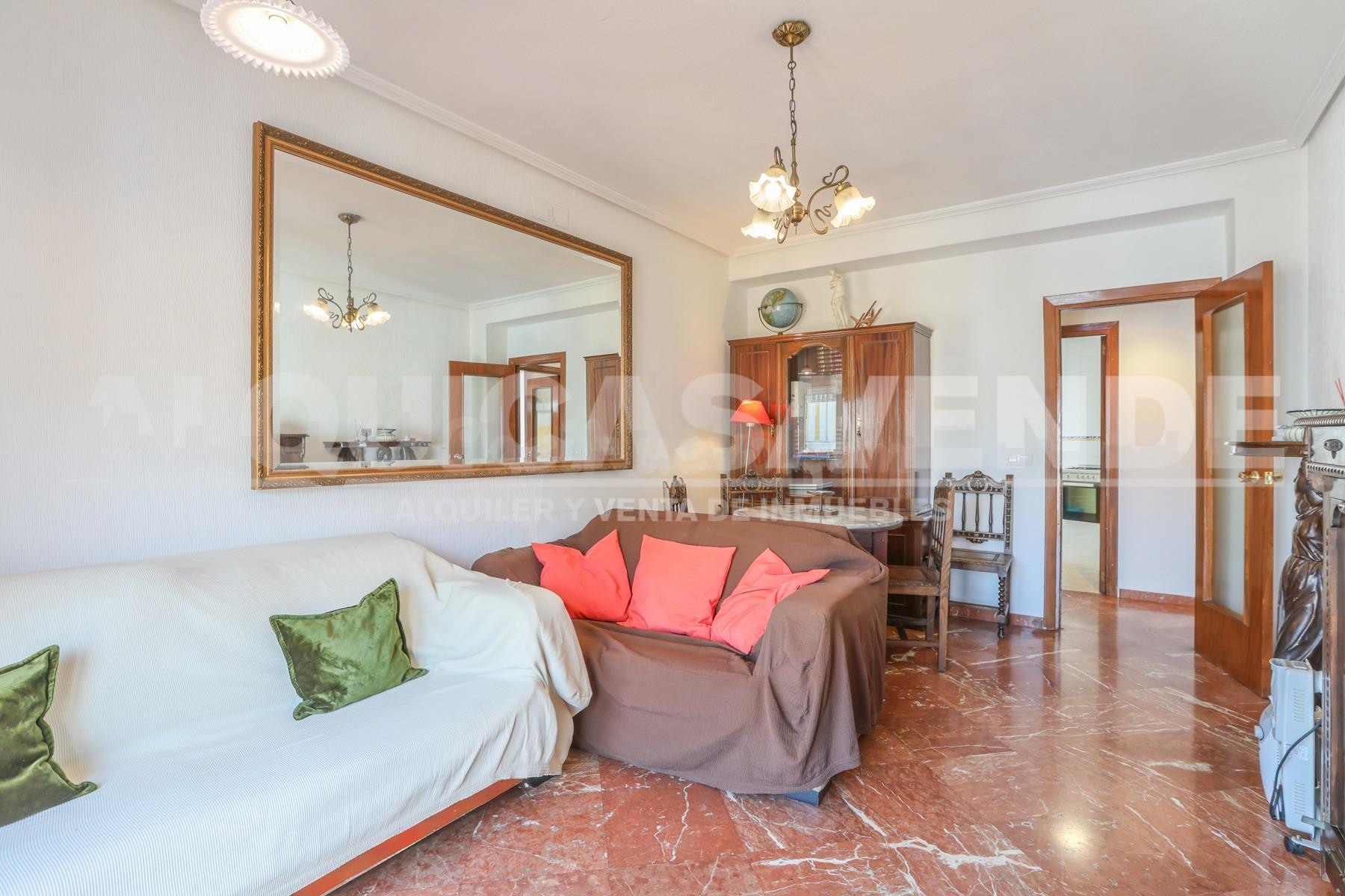 Piso en Venta en el Corazón de Sevilla - Plaza de la Encarna - foto 4