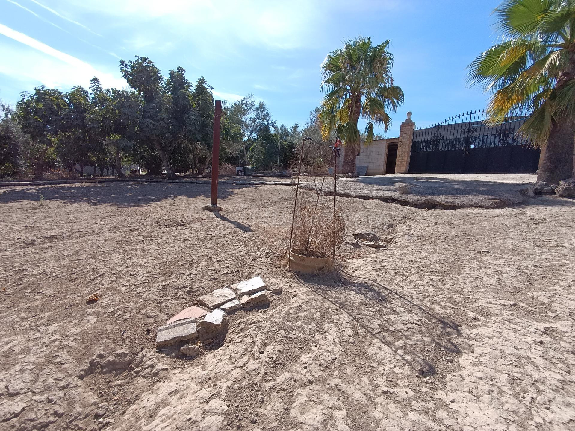 SE VENDE PARCELA EN JADRAMIL – PROINDIVISO DE 2.046 m2