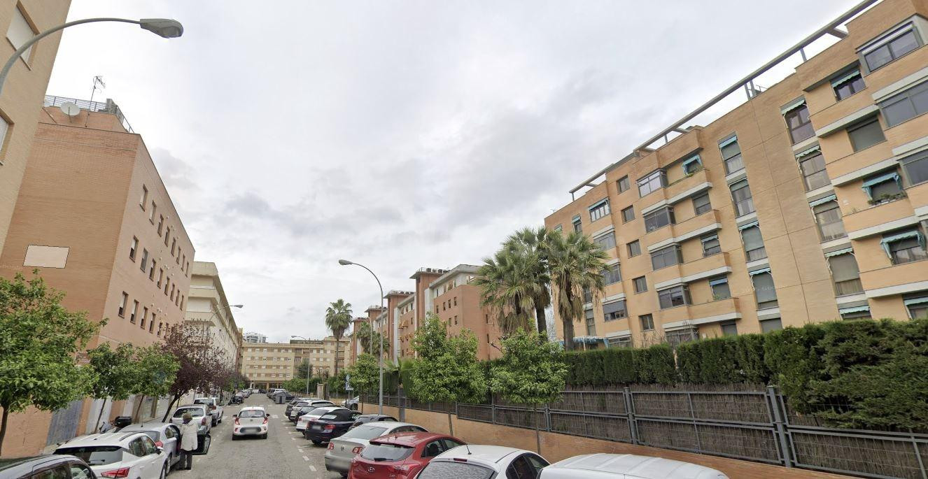 Local comercial a pie de calle en Arroyo del Moro!!! - foto 3