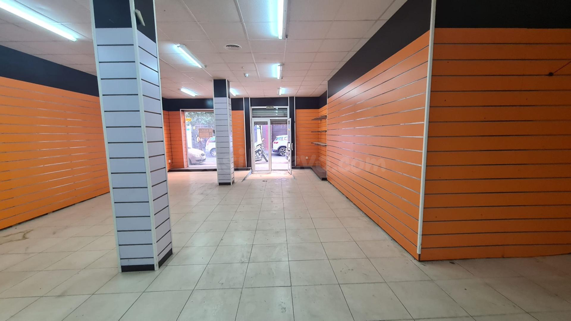 LOCAL DE GRANDES DIMENSIONES EN ALQUILER EN CIUDAD JARDÍN - foto 4