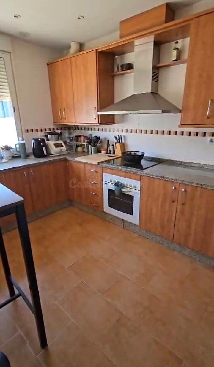 🏡 Chalet adosado con piscina en urbanización privada – Villa