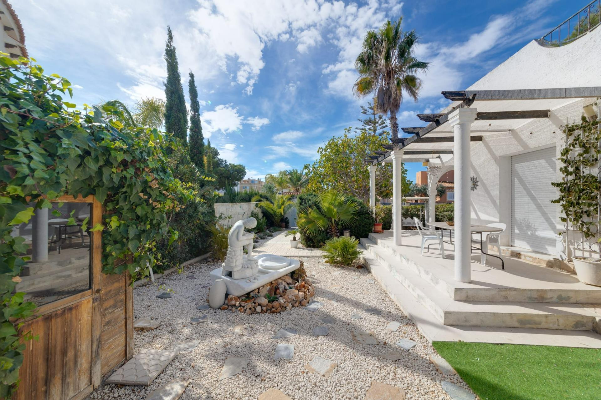 VILLA INDEPENDIENTE EN ORIHUELA COSTA( LA ZENIA) CON PISCINA - foto 2