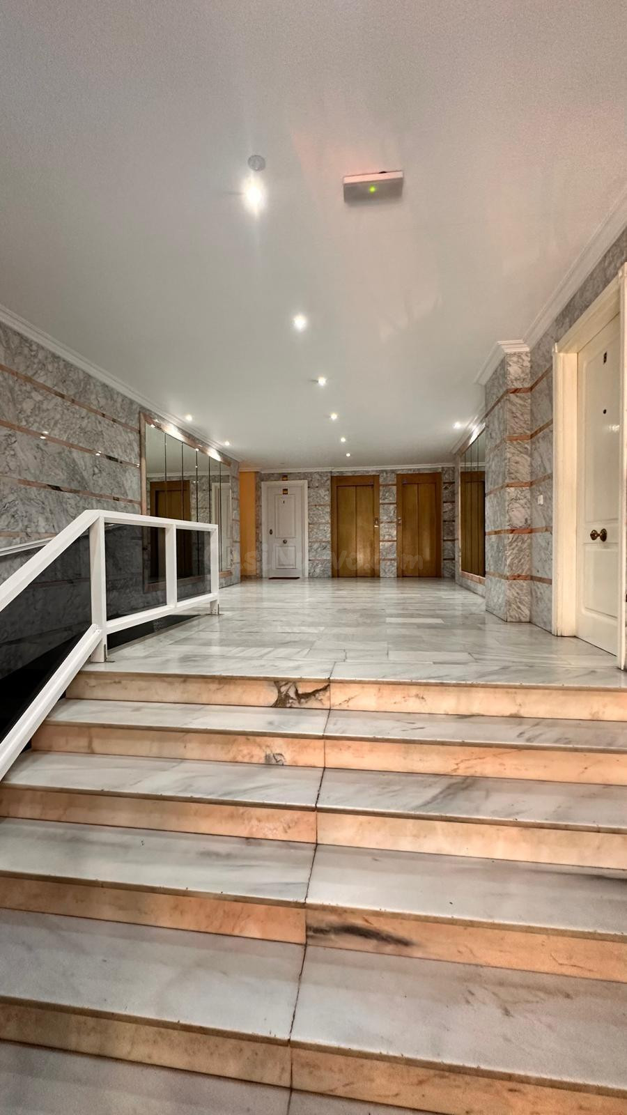 Apartamento en Centro de Torrevieja Reformado de 2 dormitori - foto 4