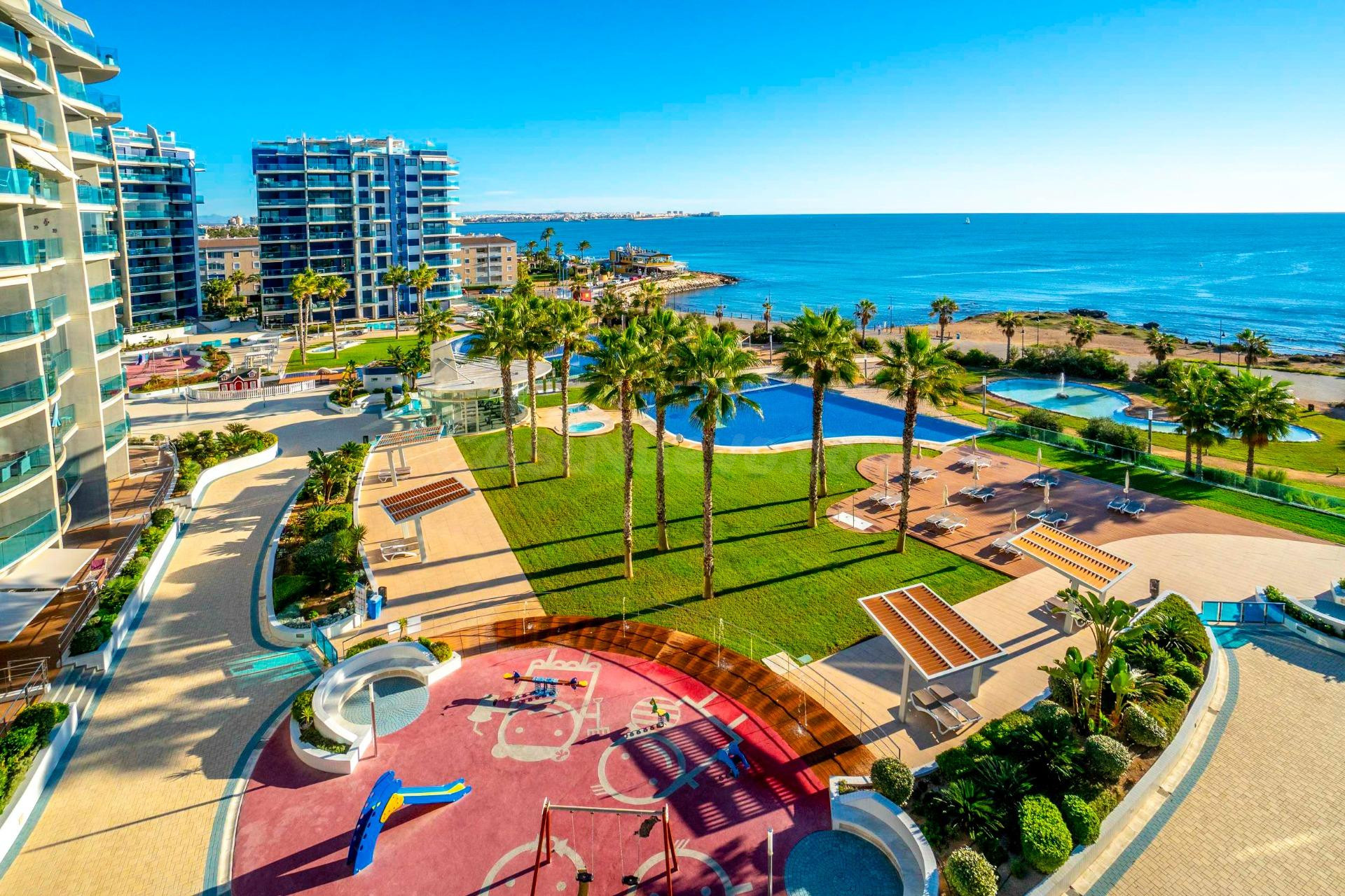 APARTAMENTO CON VISTAS AL MAR! EN PUNTA PRIMA (ORIHUEL COSTA) ALICANTE,  GARAJE. 2 DORM. 2 BAÑOS.