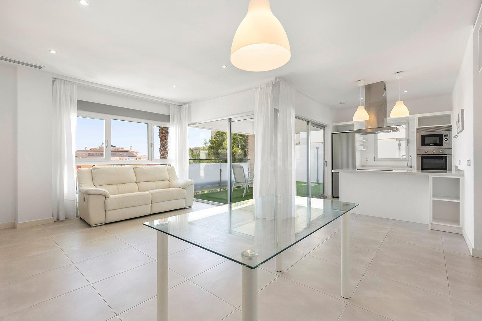 BONITO APARTAMENTO EN ORIHUELA COSTA. 2 DORM. 2 BAÑOS. GARAJ - foto 2