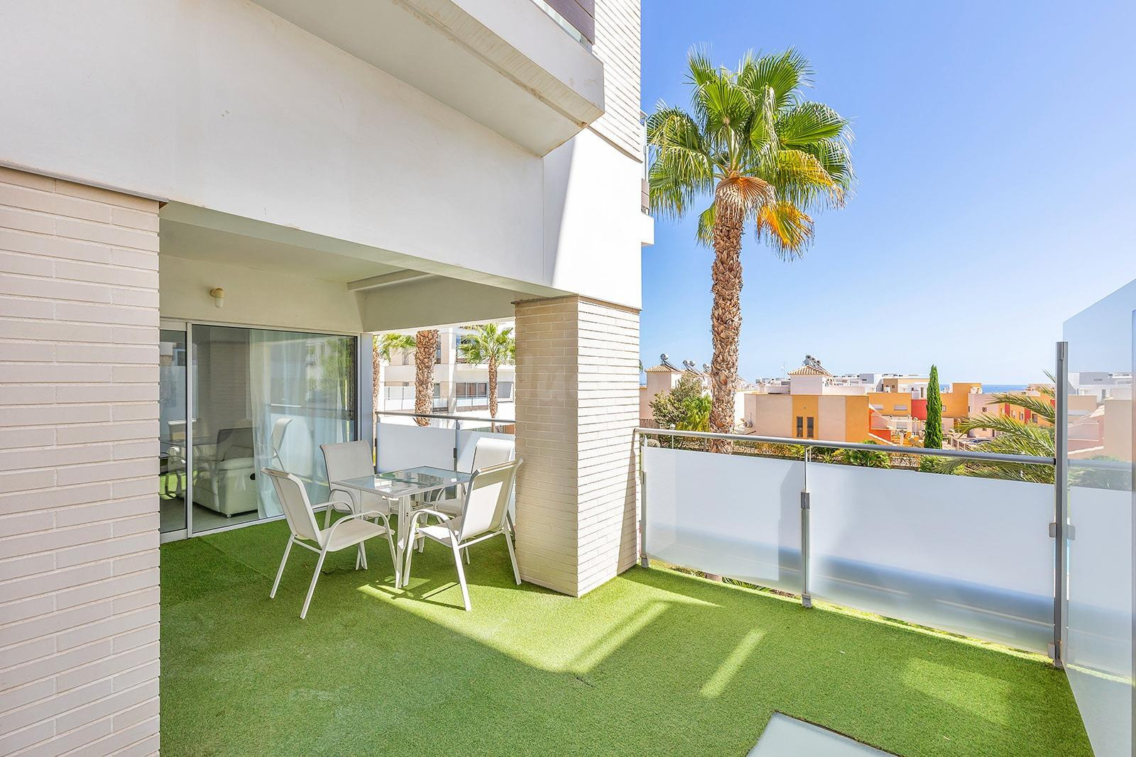 BONITO APARTAMENTO EN ORIHUELA COSTA. 2 DORM. 2 BAÑOS. GARAJ - foto 4