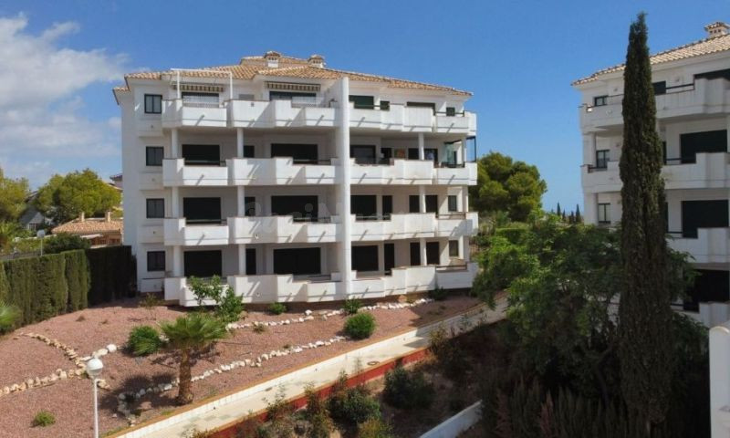 ATICO DE 2 DORMITORIOS 2 BAÑOS EN CAMPO DE GOLF EN CAMPOAMOR ( ORIHUELA COSTA )