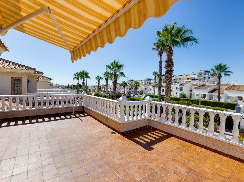 ADOSADO DE 3 DORMITORIOS 2 BAÑOS EN PLAYA FLAMENCA ( ORIHUEL - foto 4