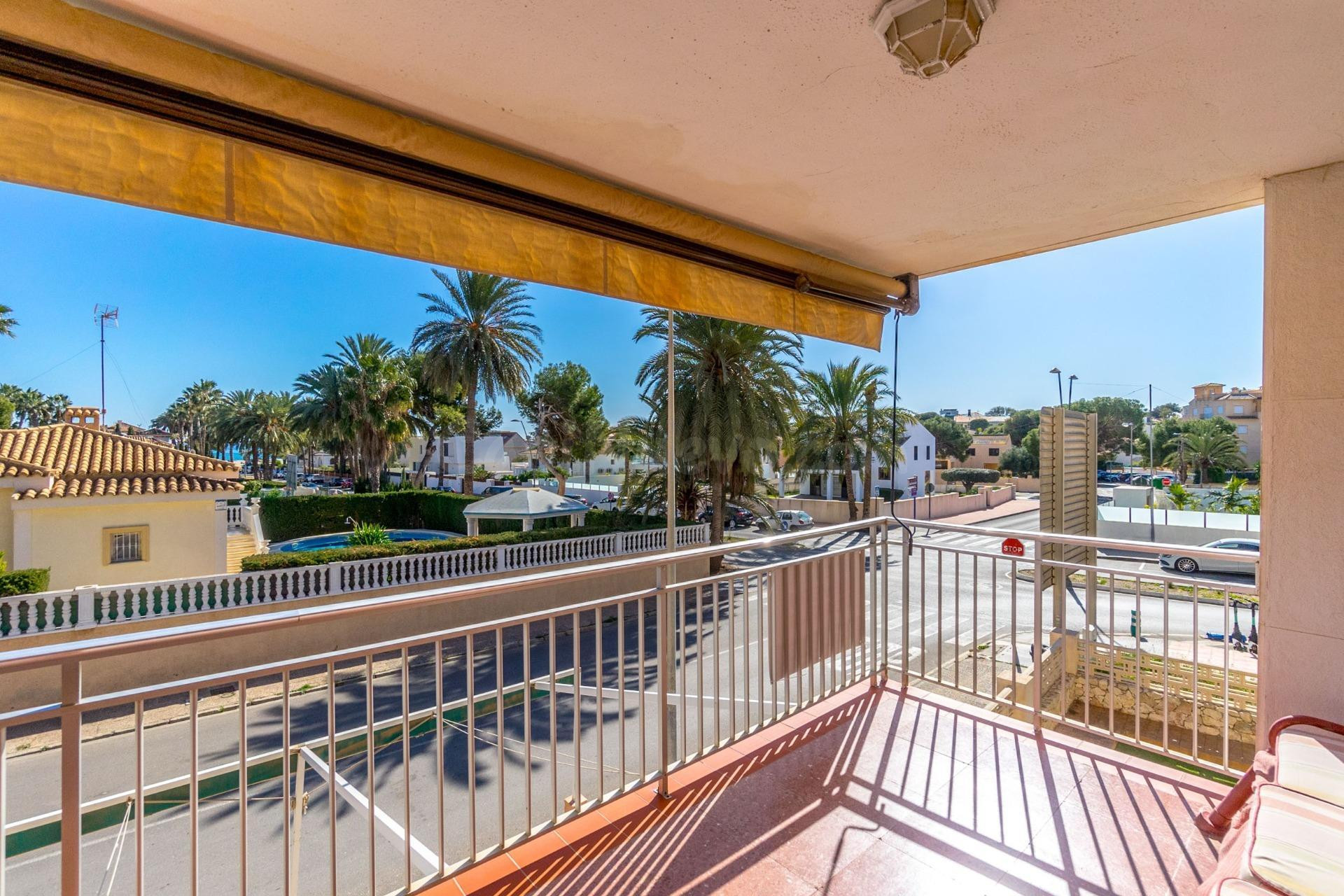 APARTAMENTO DE 4 DORMITORIOS 3 BAÑOS EN LA ZENIA ( ORIHUELA  - foto 2