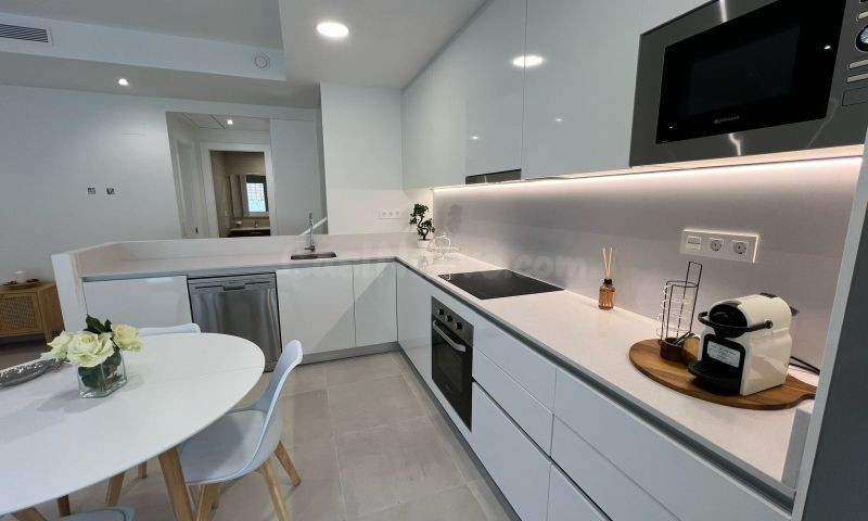 CHALET ADOSADO DE 3 DORMITORIOS 2 BAÑOS EN LA ZENIA (ORIHUELA COSTA ) - foto 2