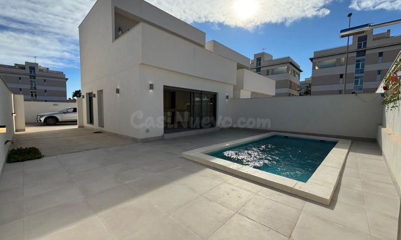 CHALET ADOSADO DE 3 DORMITORIOS 2 BAÑOS EN LA ZENIA (ORIHUELA COSTA ) - foto 4