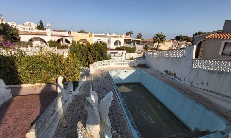 CHALET PAREADO EN TORREVIEJA - foto 4