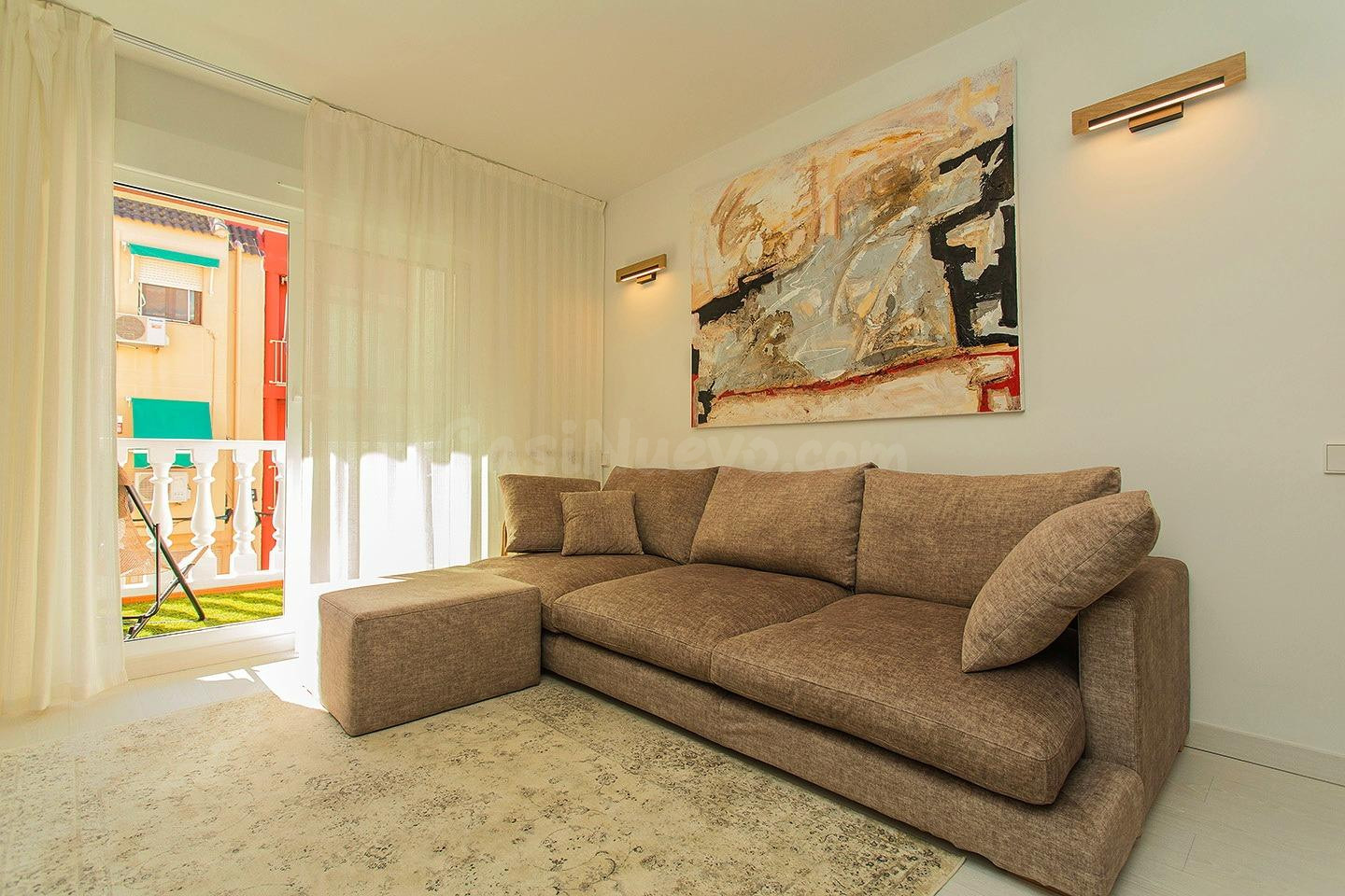 APARTAMENTO REFORMADO DE 2 DORMITORIOS Y 1 BAÑO A 200 METROS - foto 3