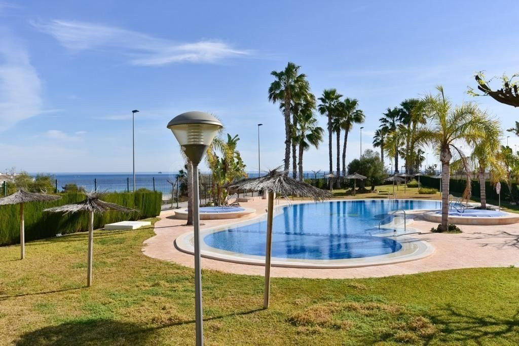 APARTAMENTO DE 2 DORMITORIOS Y 1 BAÑO EN MIL PALMERAS (ORIHU - foto 2