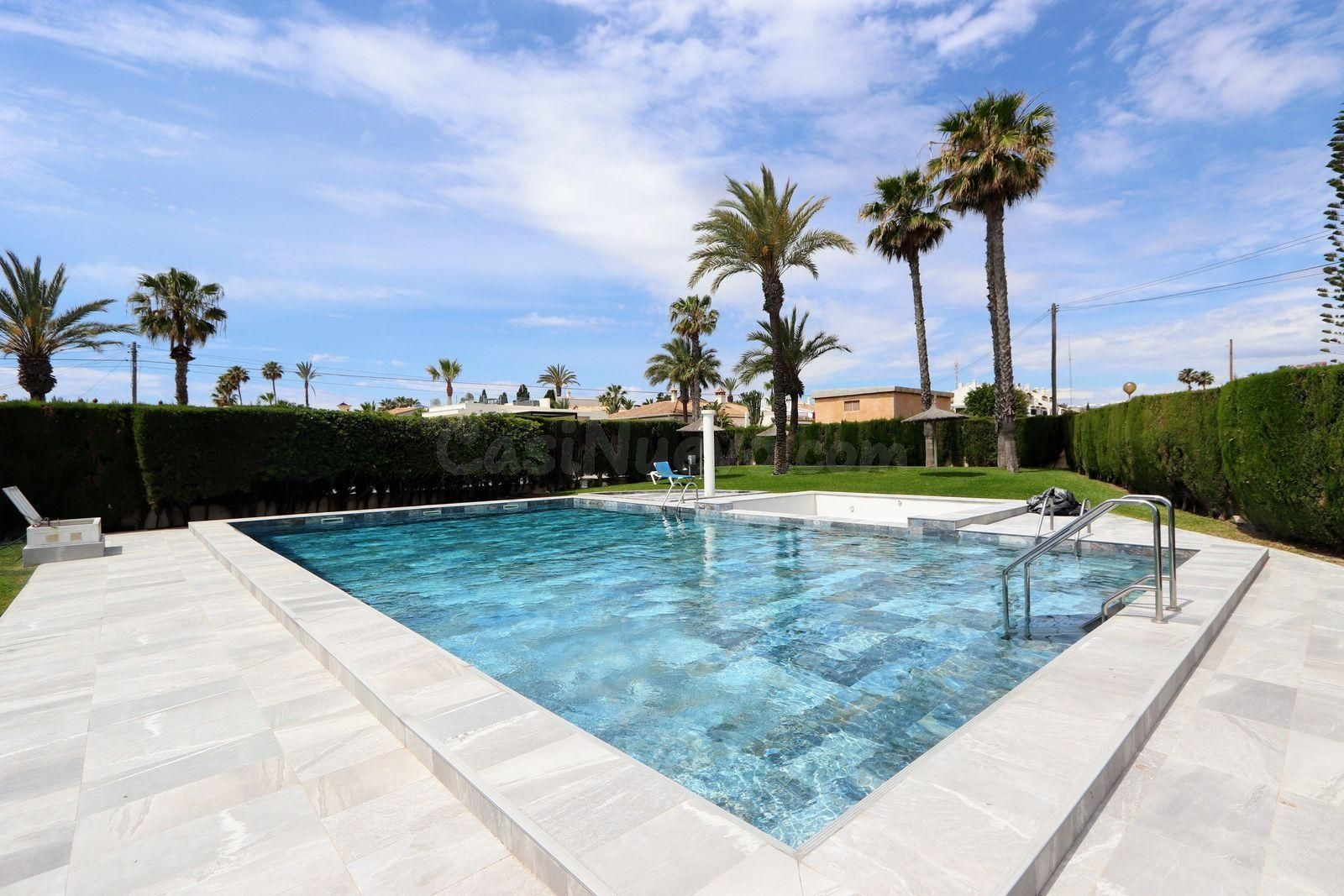 Apartamento de 3 dormitorios 2 baños en Playa Flamenca (Orih - foto 2