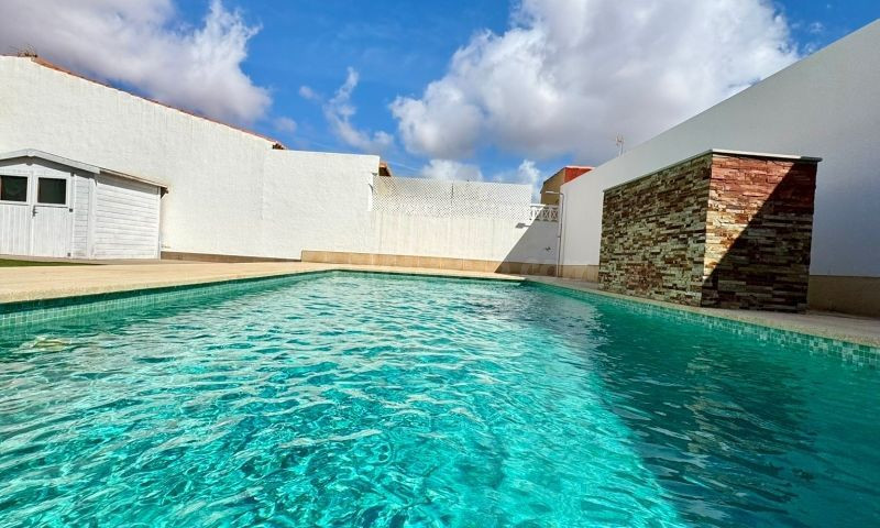 Chalet Adosado en La Torreta con Piscina Privada y Amplia Pa - foto 4