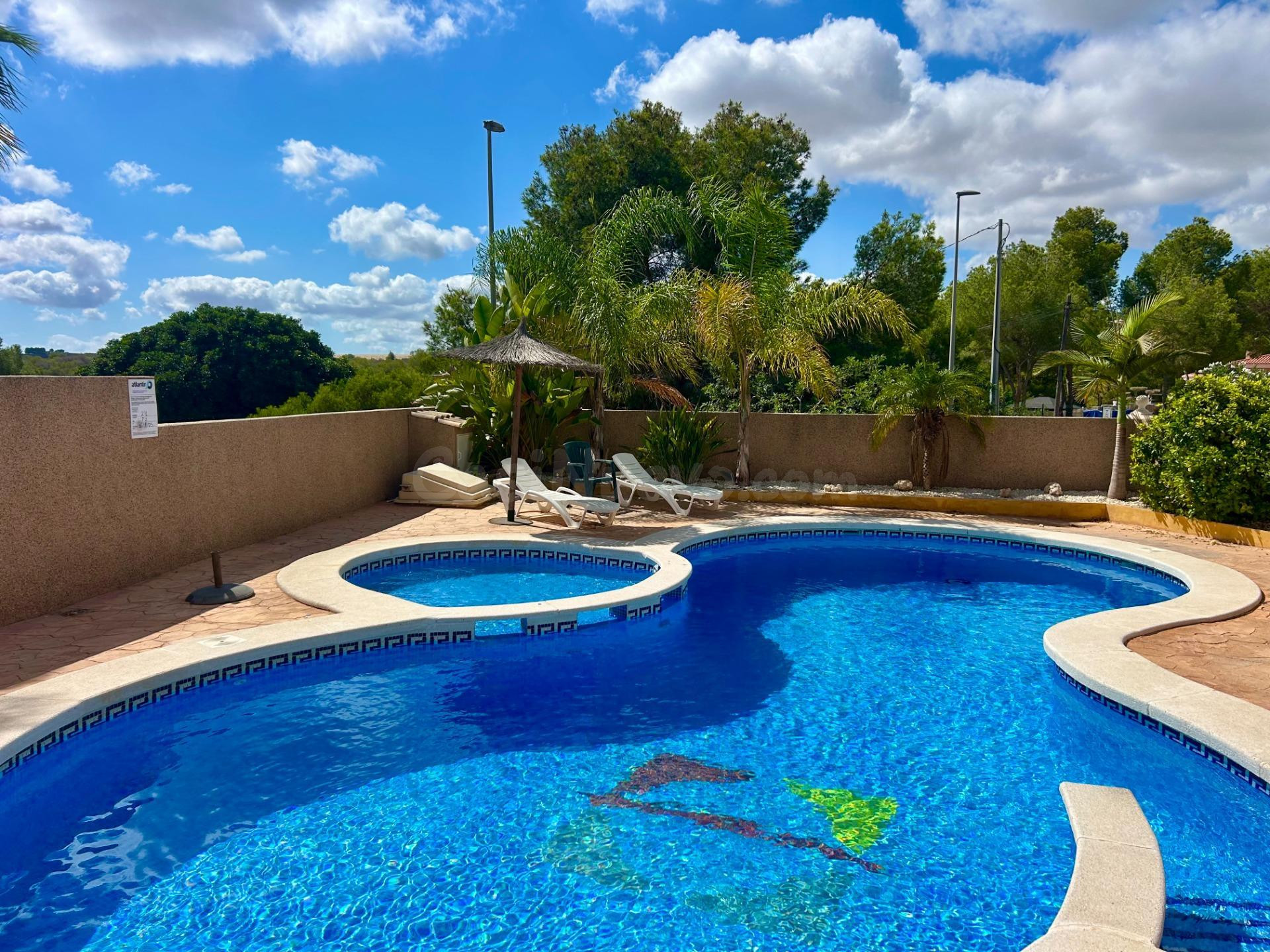 Tríplex Adosado en Venta: Tu Refugio Mediterráneo en Montemar, Algorfa 🌞🏡