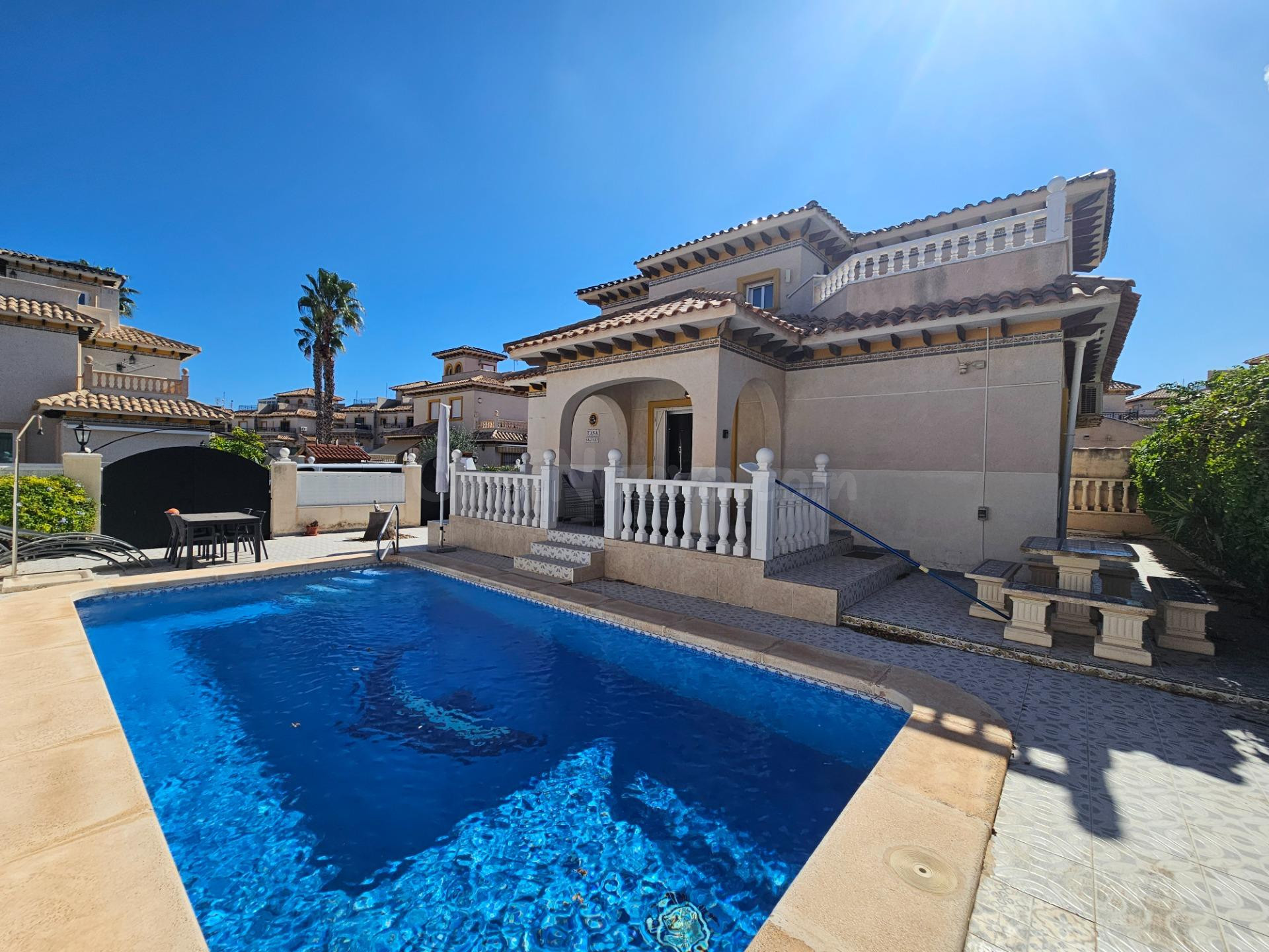 Villa de 4 dormitorios en venta en Cabo Roig (Orihuela costa - foto 3