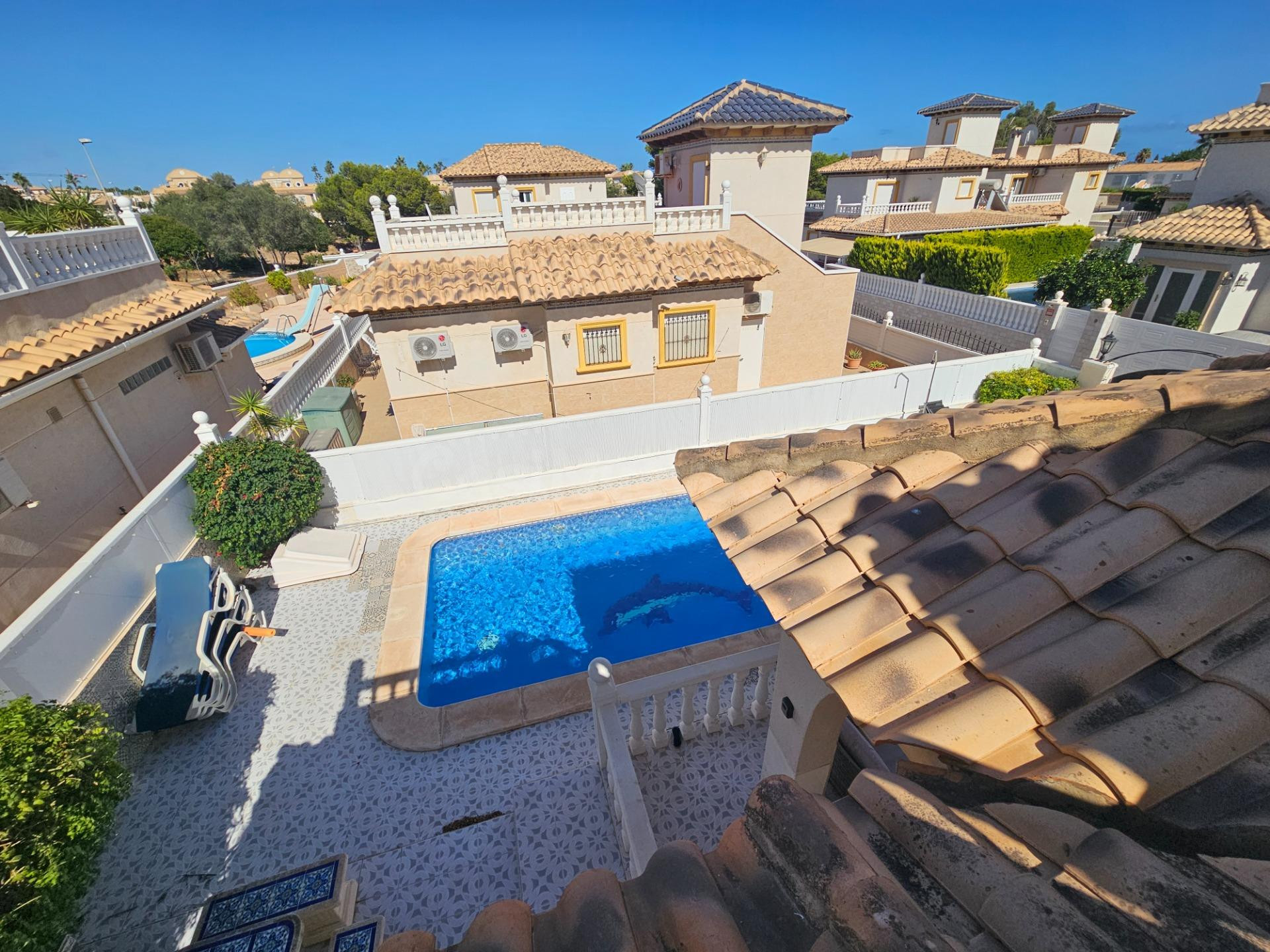 Villa de 4 dormitorios en venta en Cabo Roig (Orihuela costa - foto 5