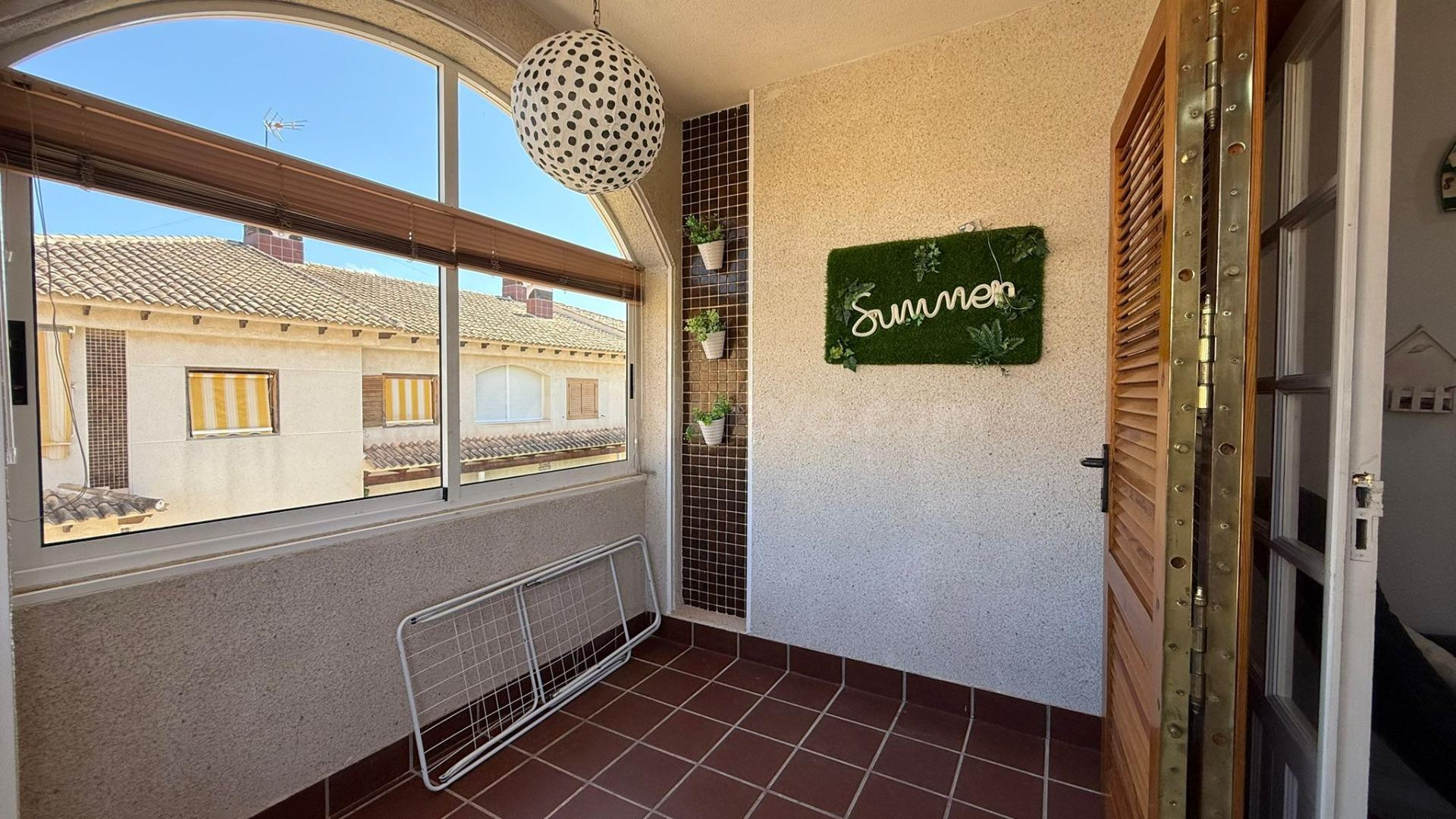 Exclusivo bungalow en planta alta con 2 dormitorios, 1 baño, - foto 4