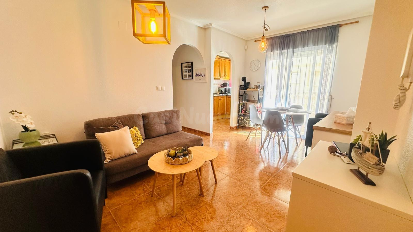 Precioso piso de 2 dormitorios, 1 baño con licencia turístic - foto 2