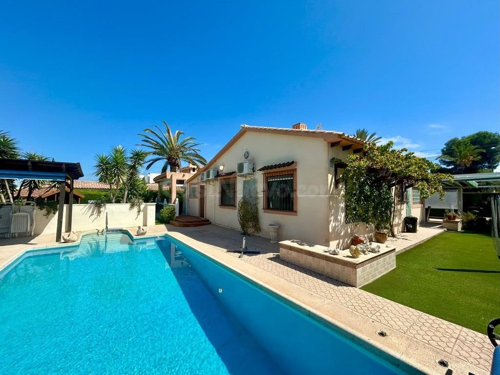 Chalet independiente en Orihuela costa ¡Descubre tu nuevo ho - foto 2