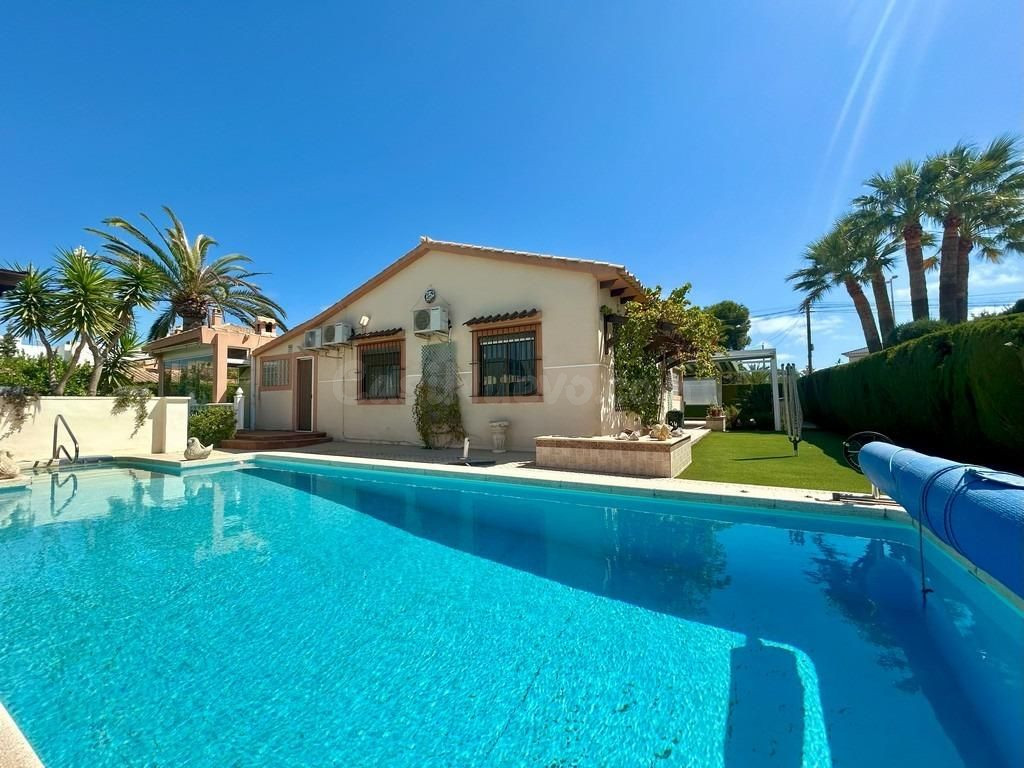 Chalet independiente en Orihuela costa ¡Descubre tu nuevo ho - foto 3