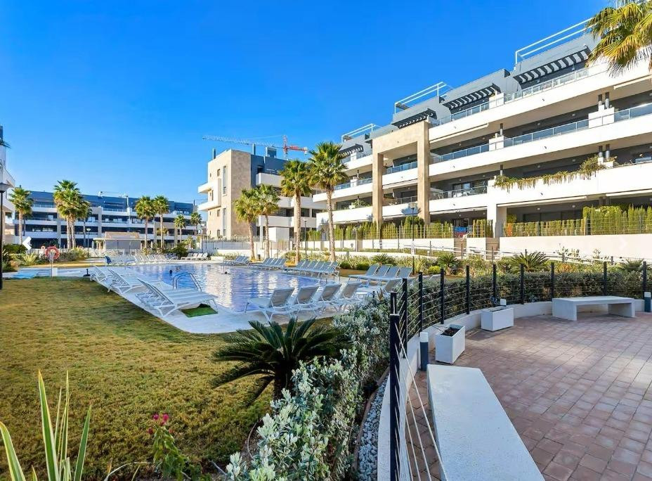 ¡Tu Refugio Soñado! Apartamento de 2 Dormitorios y 2 Baños e - foto 2