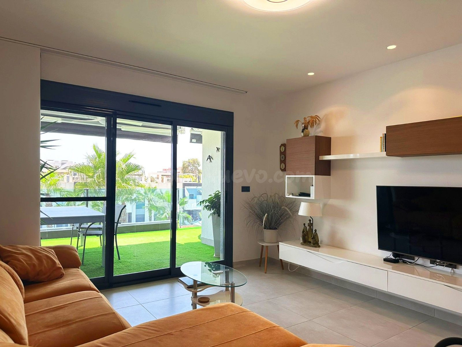 Apartamento de 3 dormitorios 2 baños ¡Descubre el Paraíso en - foto 2