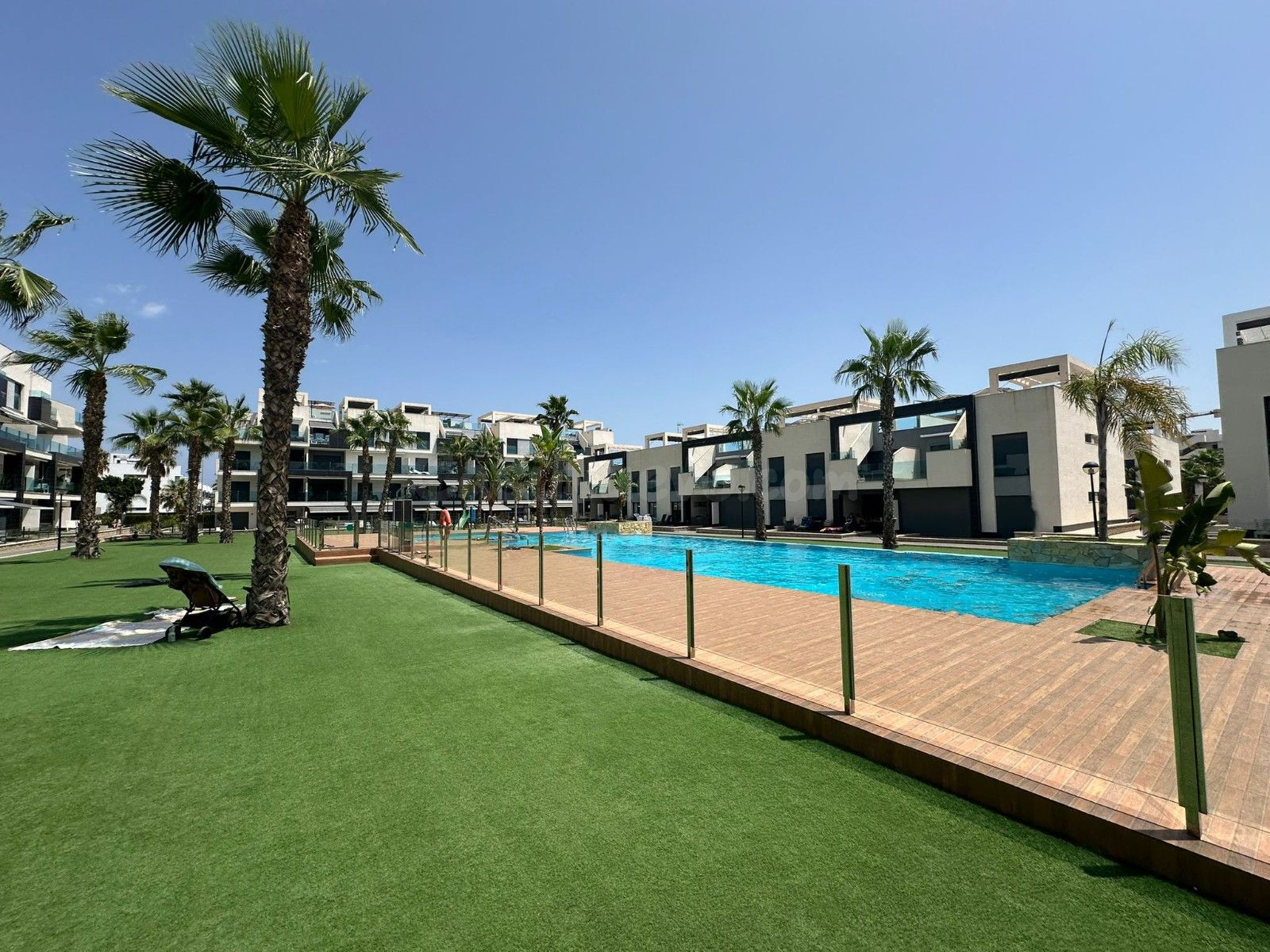 Apartamento de 3 dormitorios 2 baños ¡Descubre el Paraíso en - foto 5