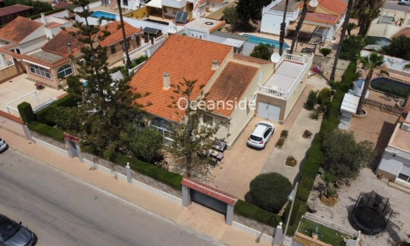 Chalet en Torrevieja ( Chaparral ) ¡Tu sueño de hogar en El  - foto 2