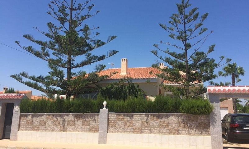 Chalet en Torrevieja ( Chaparral ) ¡Tu sueño de hogar en El  - foto 3