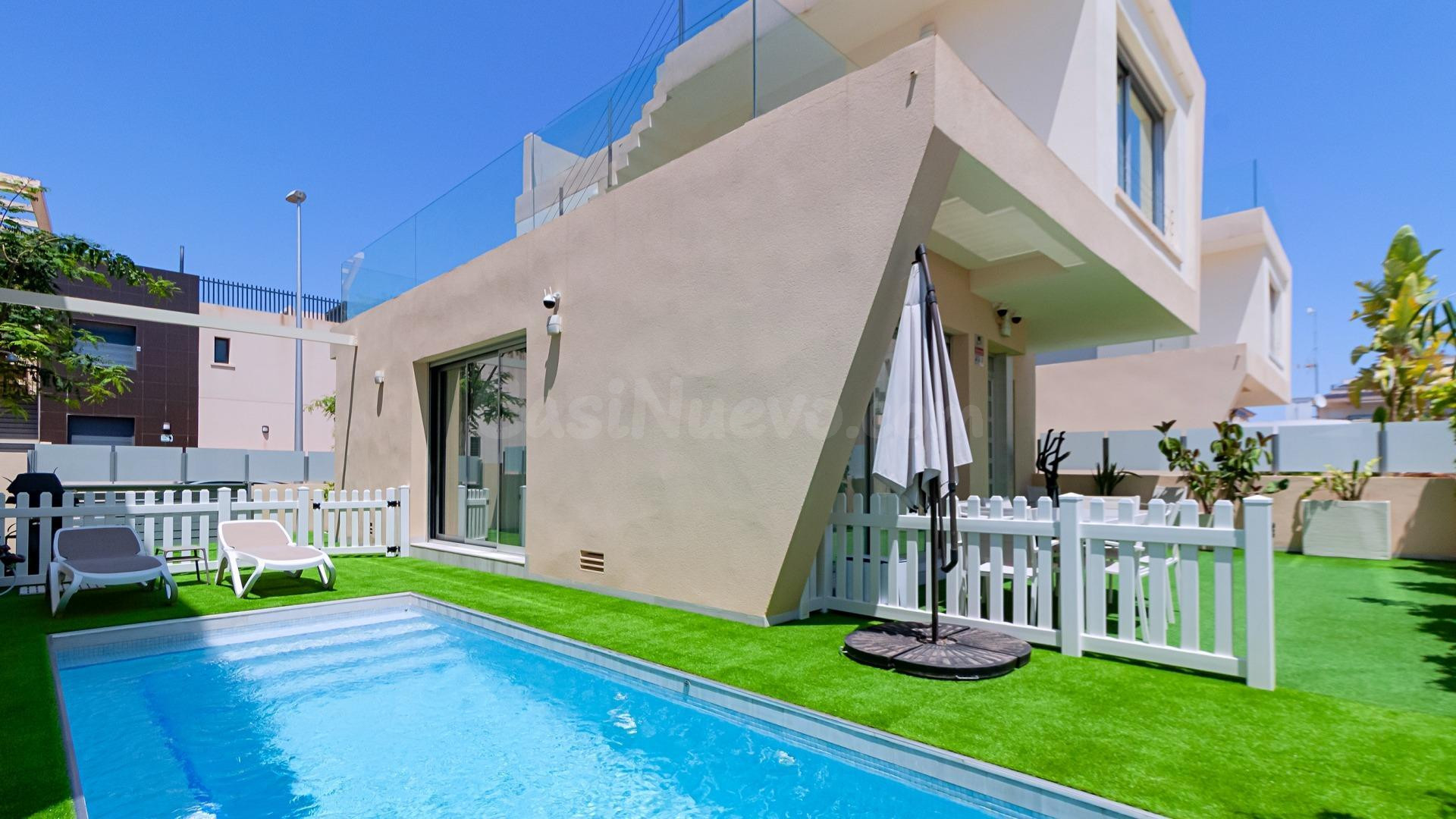 VILLA DE 3 DORMITORIOS 3 BAÑOS EN MIL PALMERAS (ORIHUELA COS - foto 5