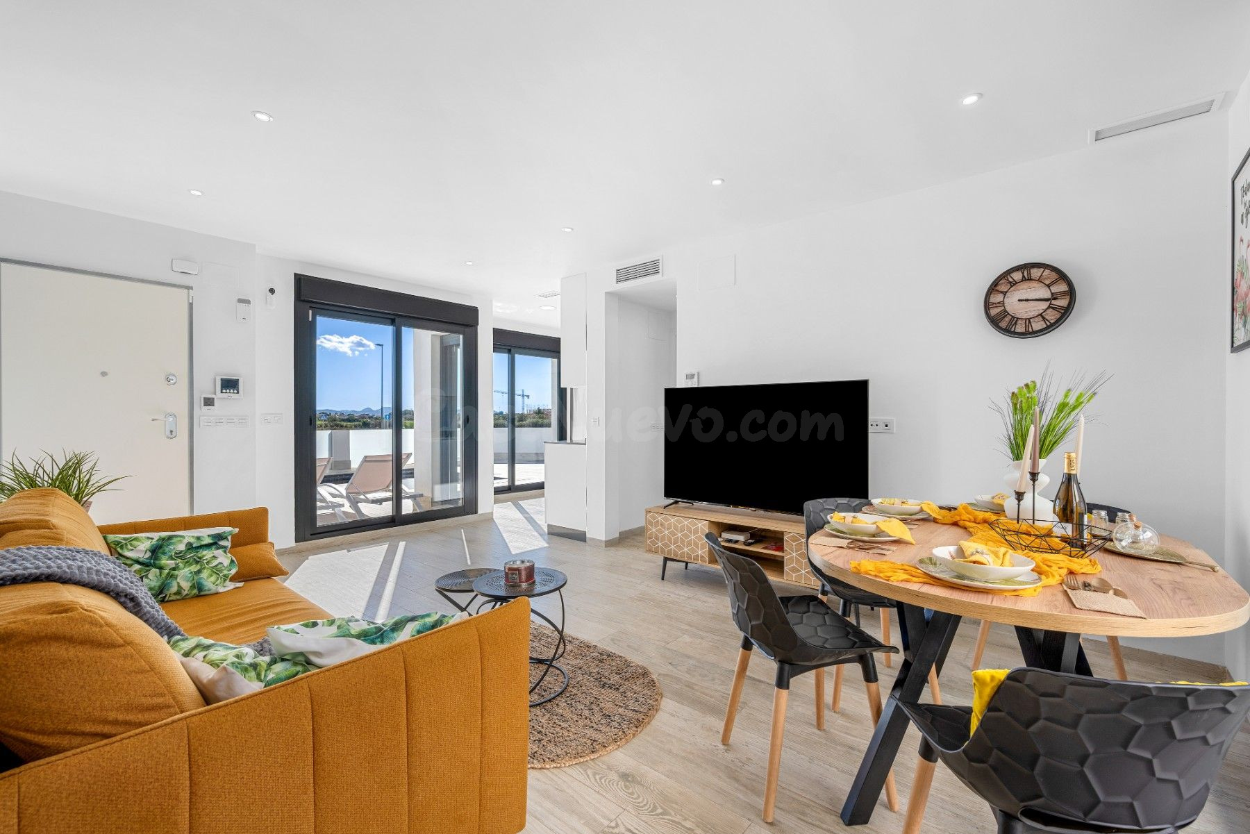 VILLA DE 4 DORMITORIOS Y 3 BAÑOS EN LOS ALCAZARES (ALICANTE) - foto 5