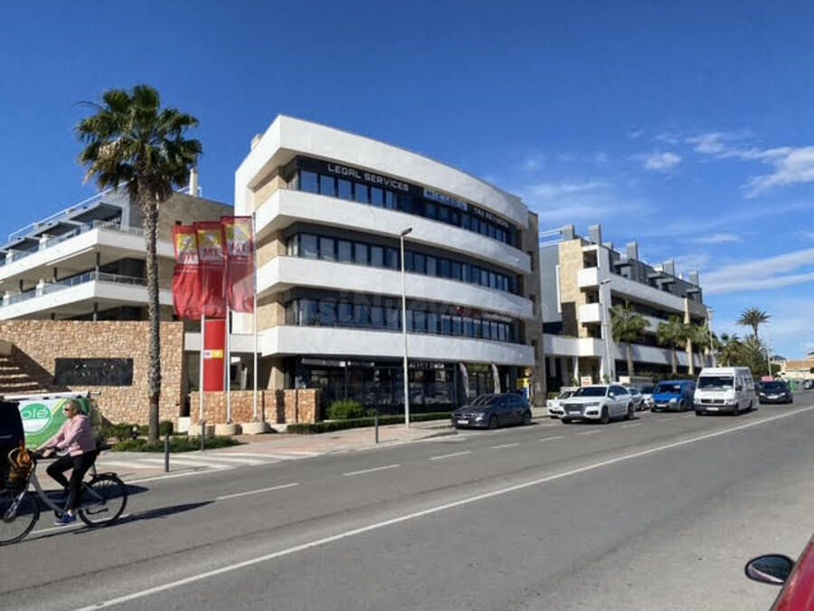 APARTAMENTO DE 3 DORMITORIOS, 2 BAÑOS, TRASTERO Y GARAJE EN  - foto 4