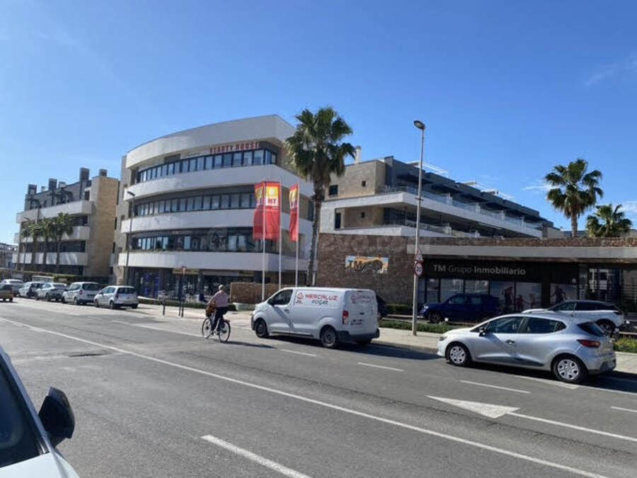 APARTAMENTO DE 3 DORMITORIOS, 2 BAÑOS, TRASTERO Y GARAJE EN  - foto 5