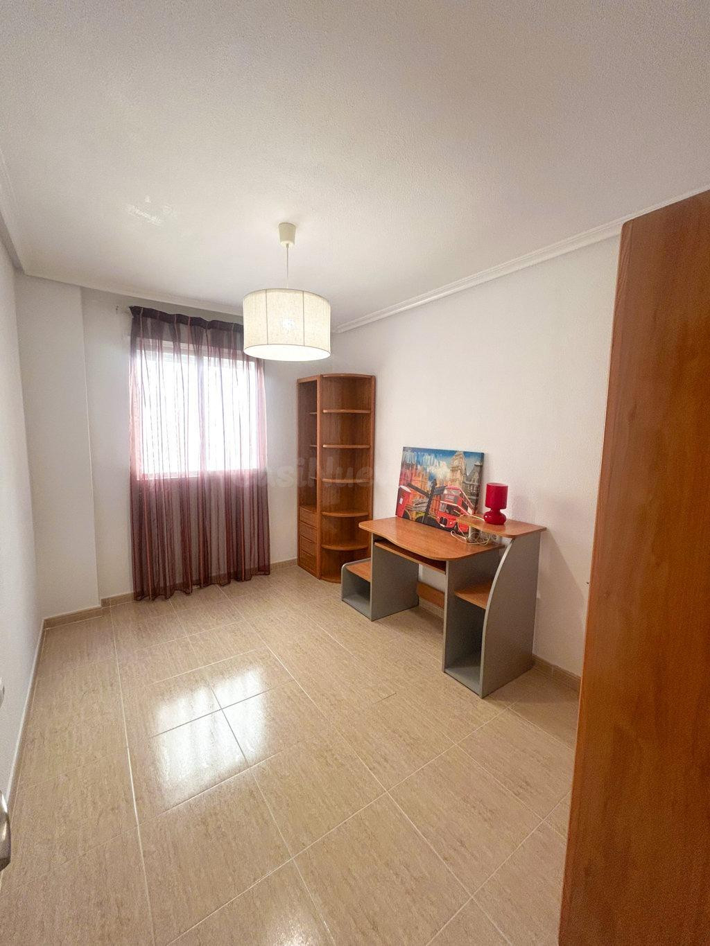 ¡Tu hogar ideal en el corazón de Torrevieja! 🏡✨ - foto 5