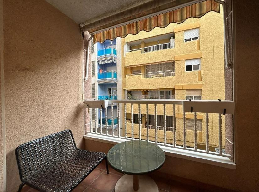 APARTAMENTO DE 2 DORMITORIOS 1 BAÑO EN TORREVIEJA ZONA ACEQU - foto 2