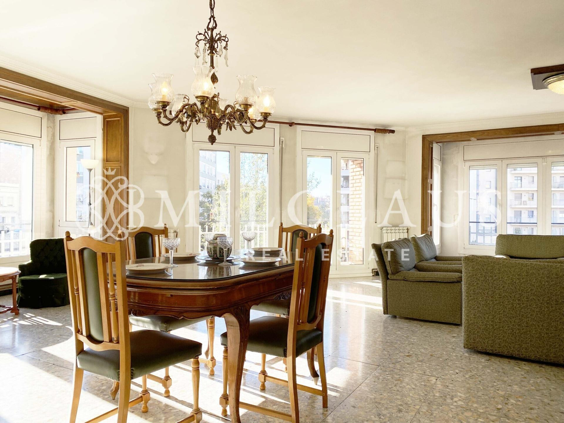 Piso en venta en Paseo de Pere III - foto 2