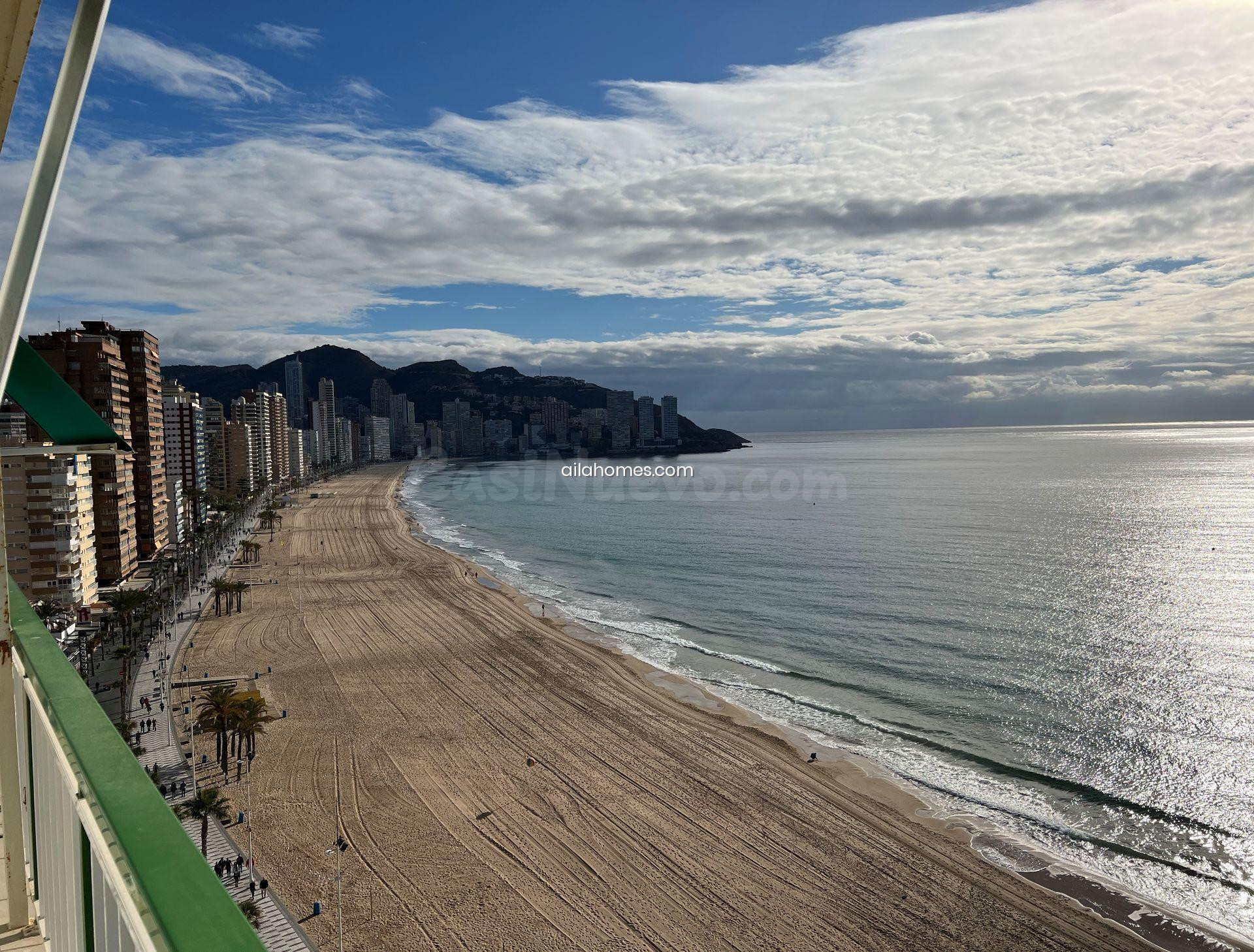 Piso en venta primera Línea Playa Levante - foto 2