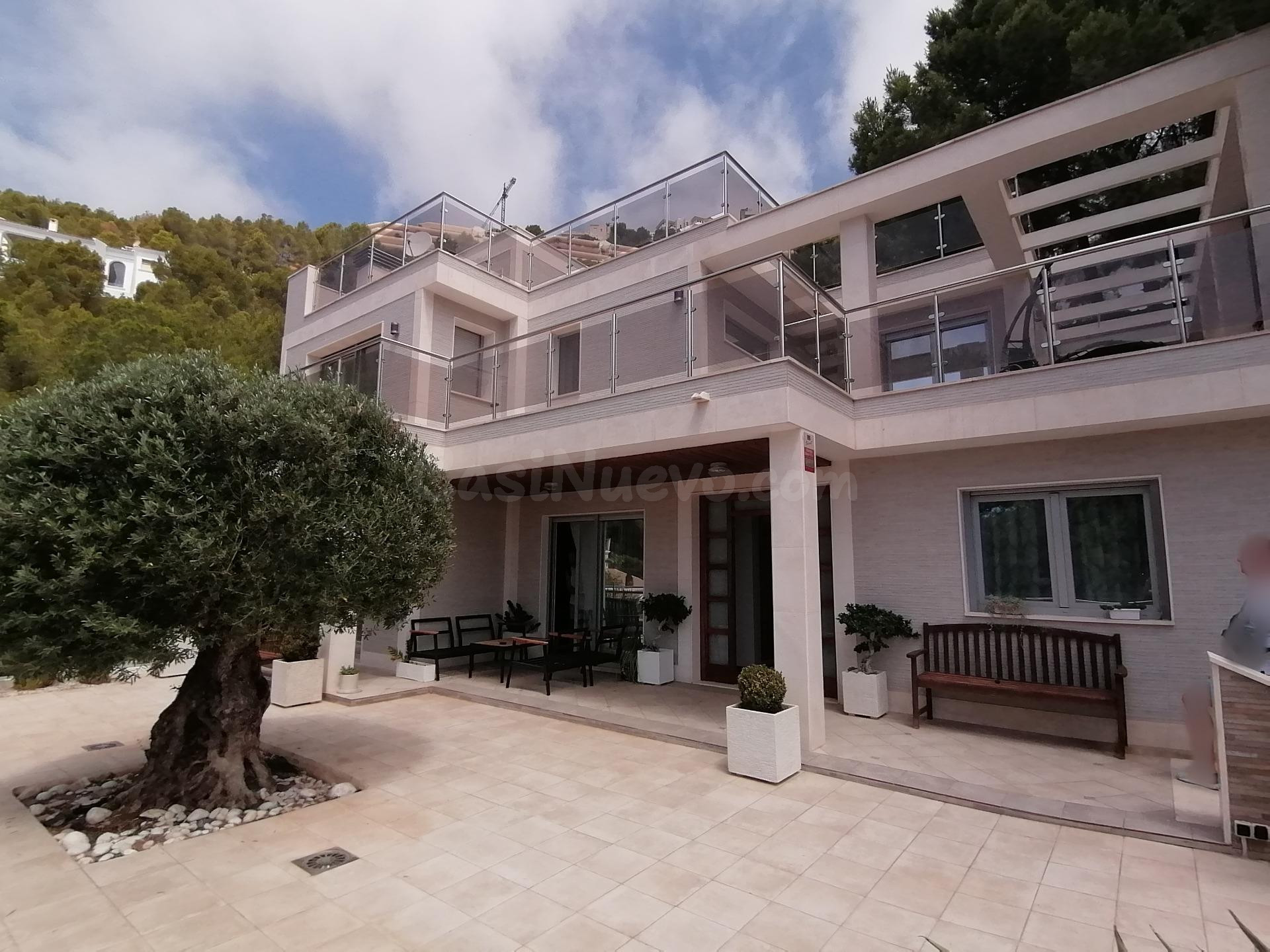 Altea Hills, chalet 4 plantas con ascensor.