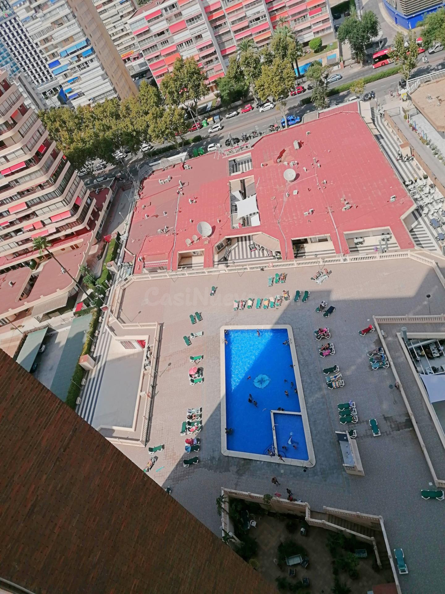 Piso con gran terraza en primera línea playa Levante Benidor - foto 2